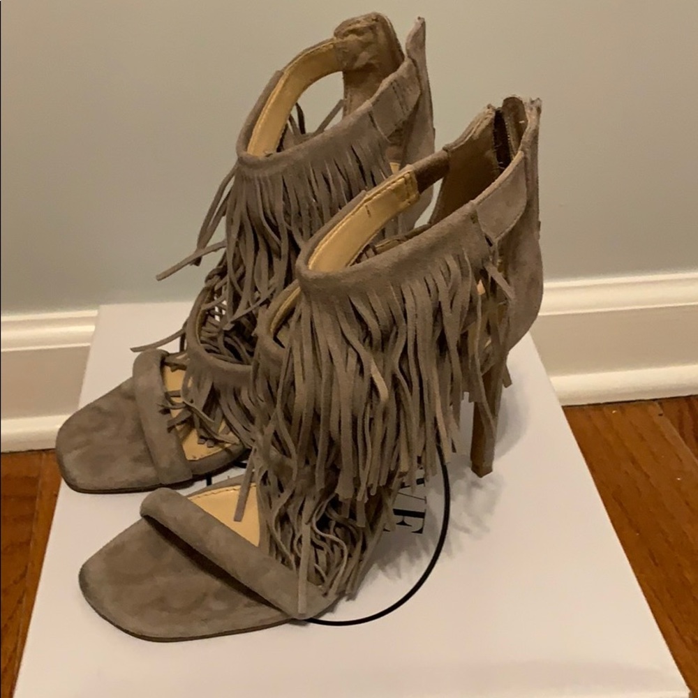 Steve Madden fringly taupe sued